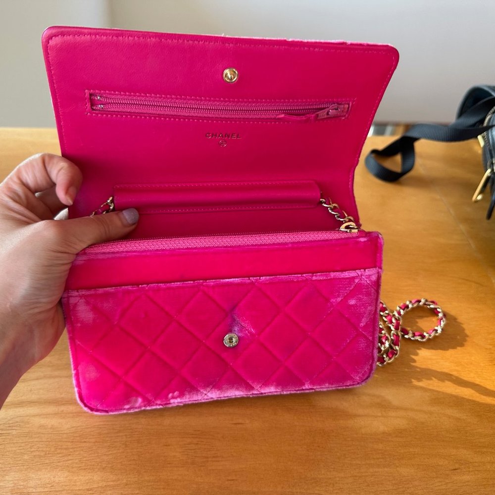 velvet chanel purse - Picture 5 of 7